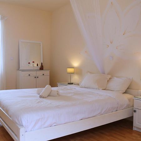 Kathys Island Retreat Apart otel Adia Dış mekan fotoğraf