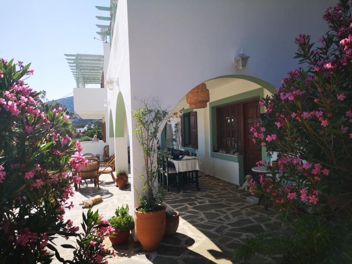 Kathys Island Retreat Apart otel Adia Dış mekan fotoğraf