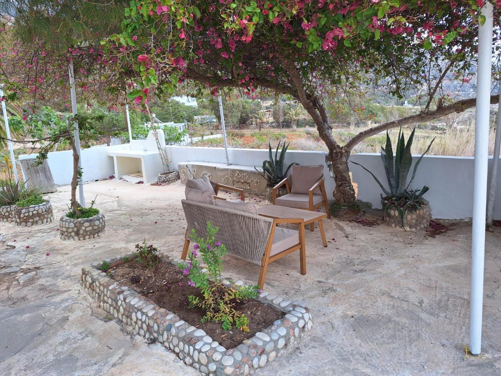 Kathys Island Retreat Apart otel Adia Dış mekan fotoğraf