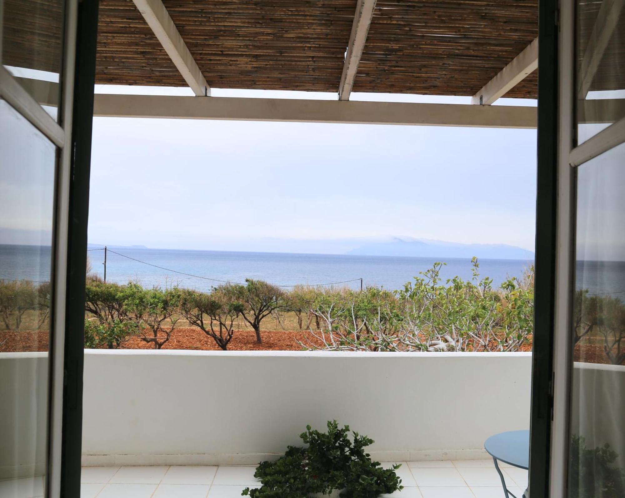 Kathys Island Retreat Apart otel Adia Dış mekan fotoğraf