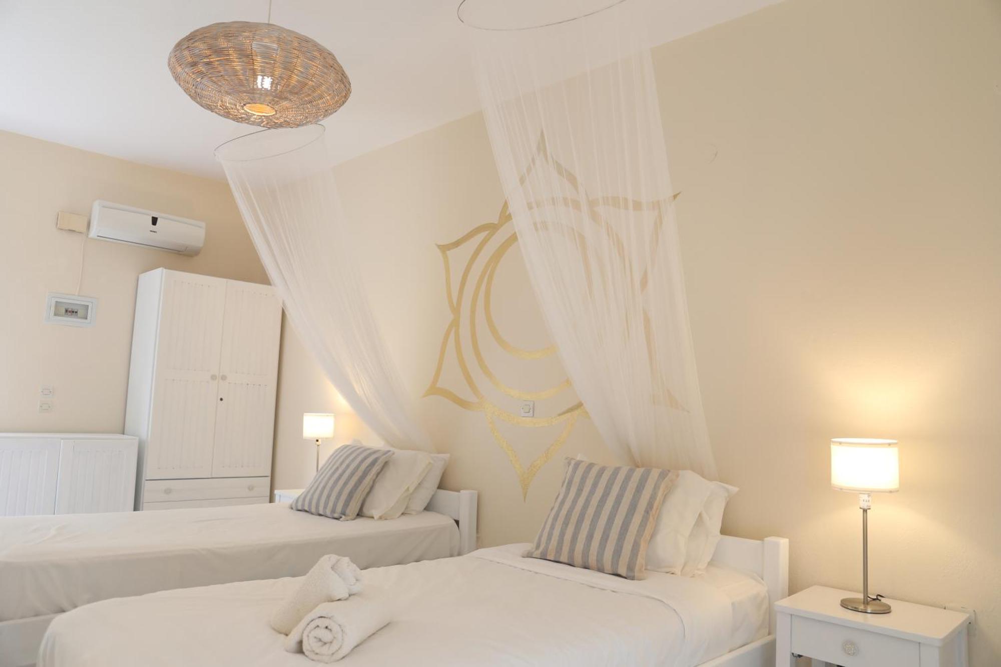 Kathys Island Retreat Apart otel Adia Dış mekan fotoğraf