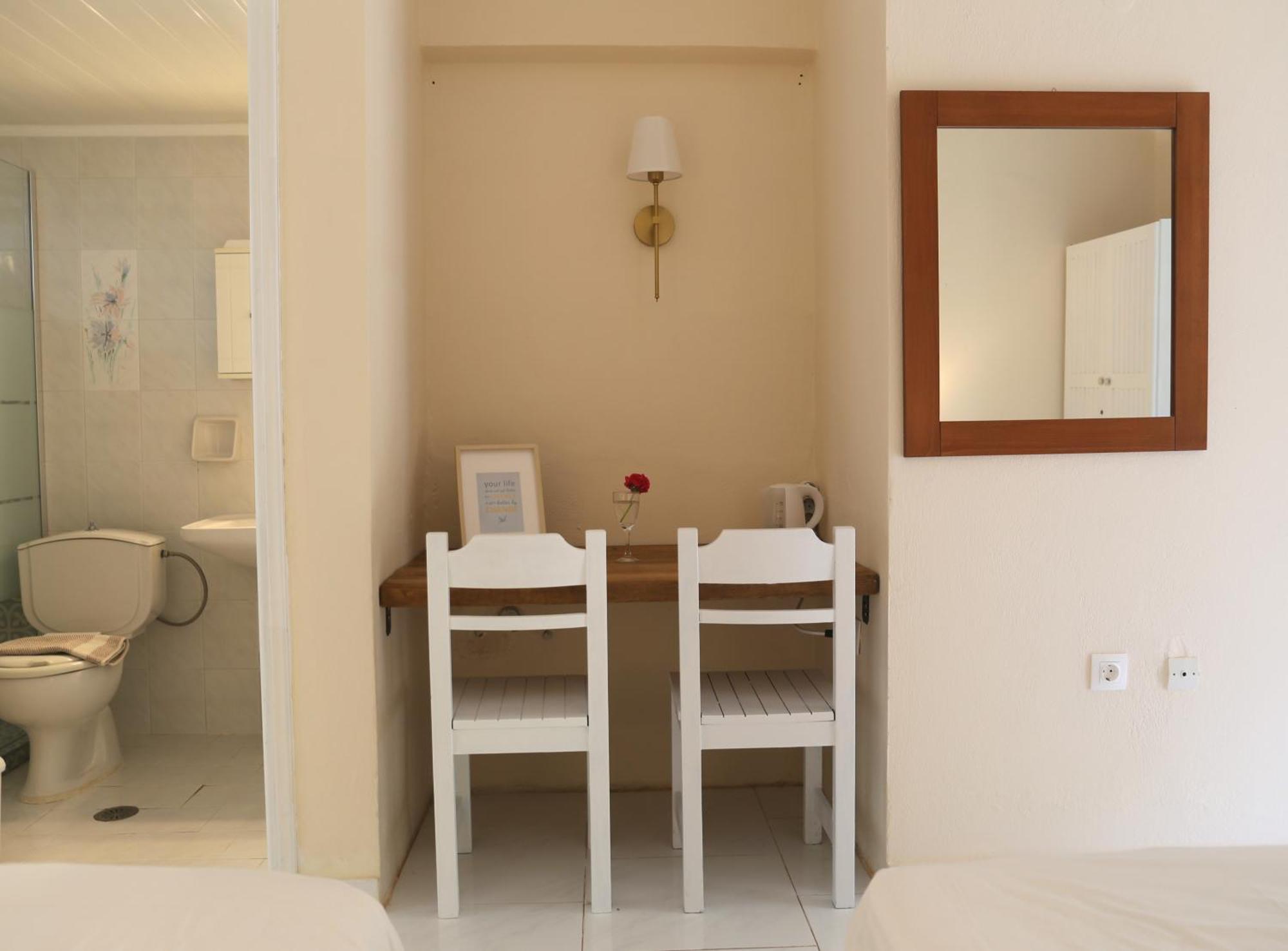 Kathys Island Retreat Apart otel Adia Dış mekan fotoğraf
