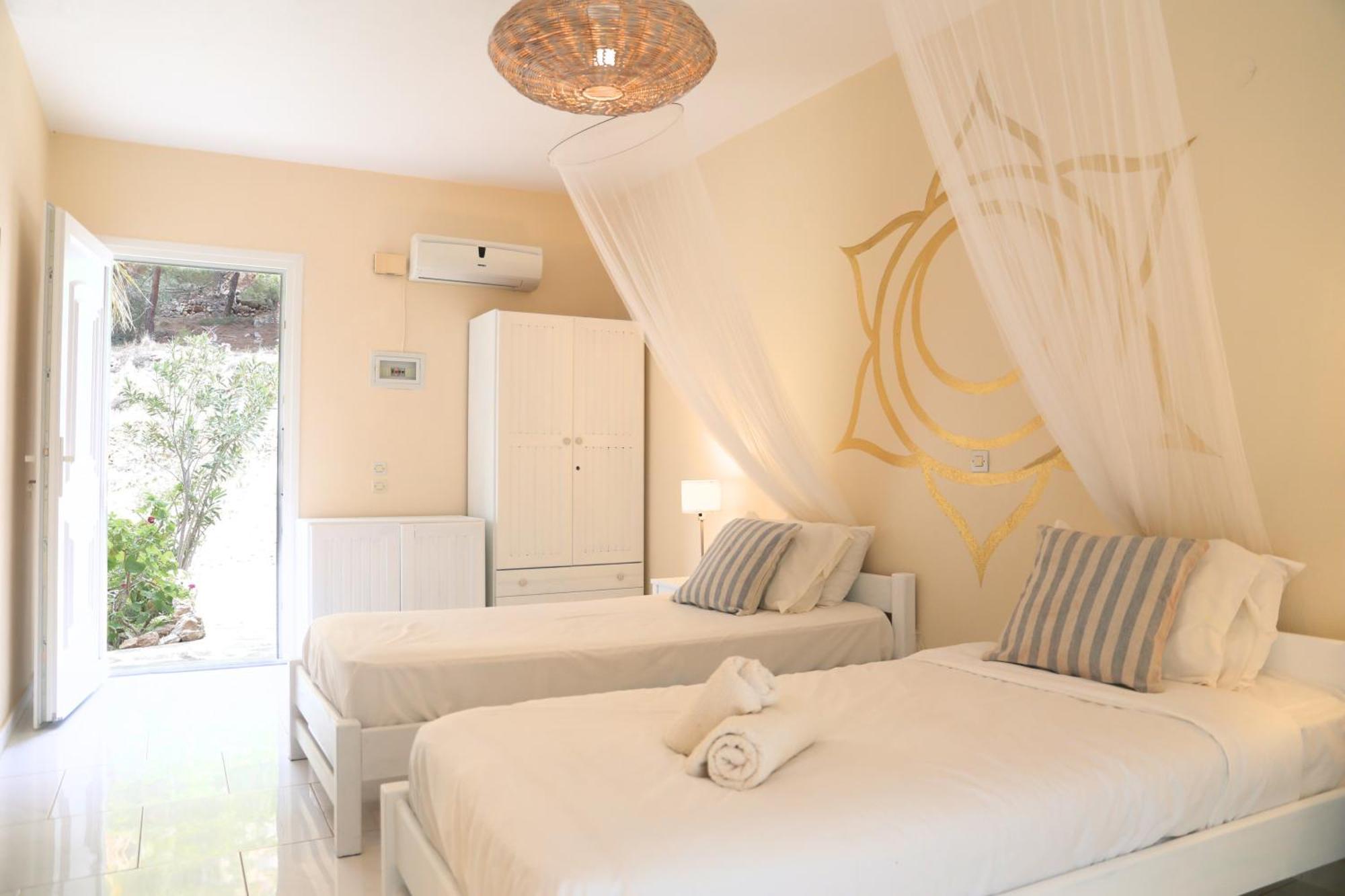 Kathys Island Retreat Apart otel Adia Dış mekan fotoğraf