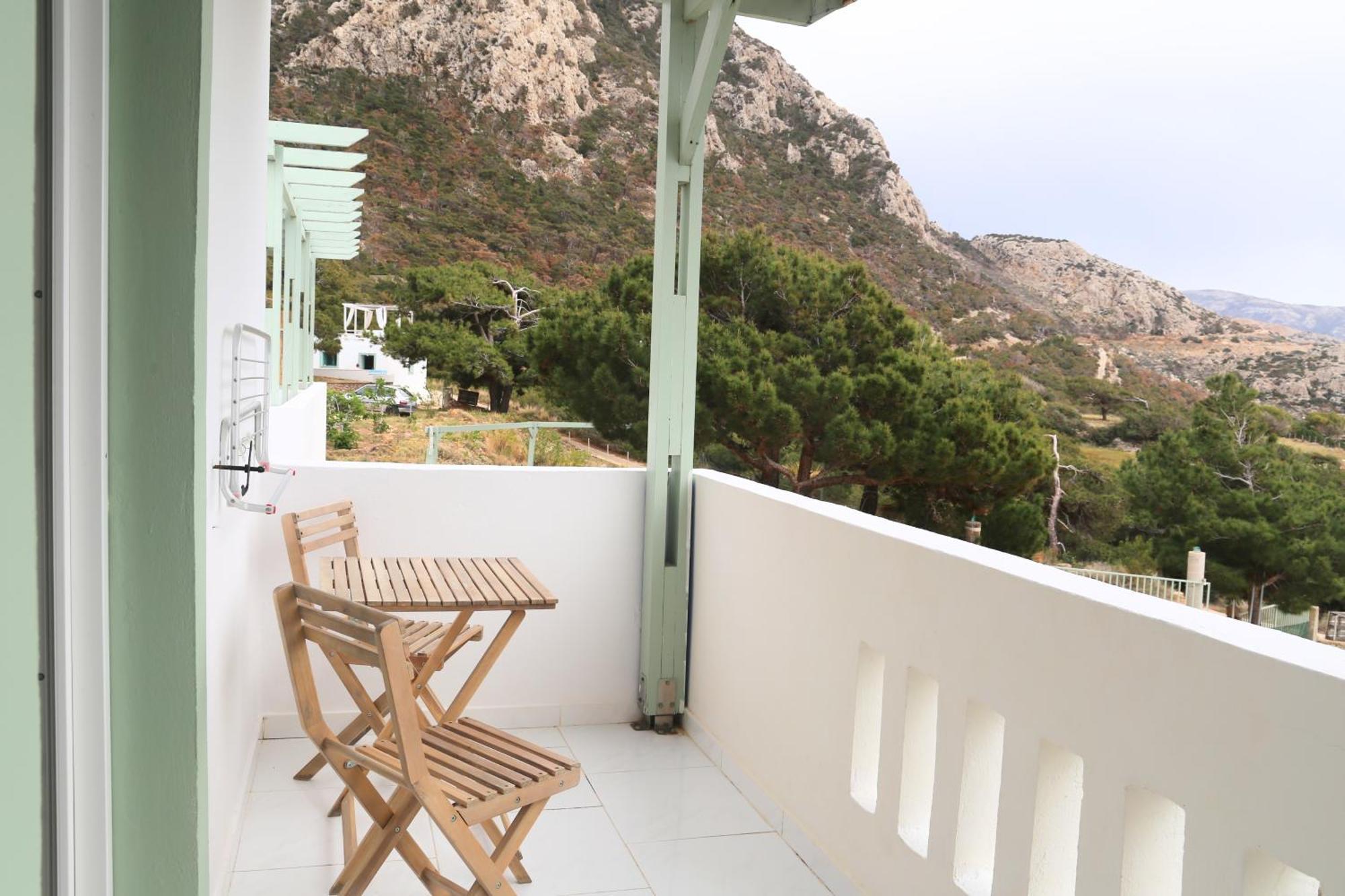 Kathys Island Retreat Apart otel Adia Dış mekan fotoğraf
