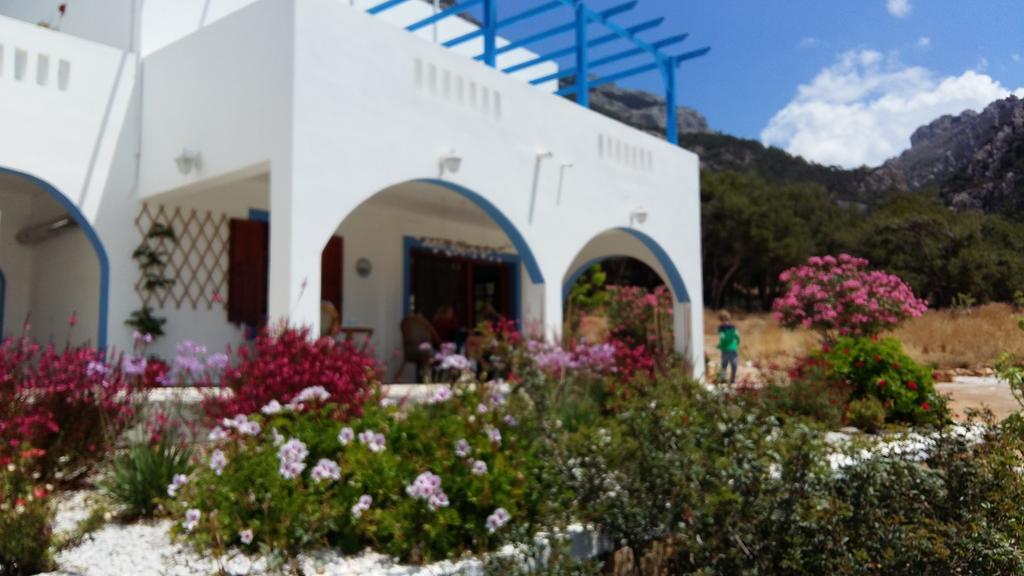 Kathys Island Retreat Apart otel Adia Dış mekan fotoğraf